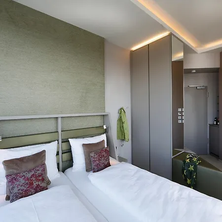 Aquaturm Energie 4* ラドルフツェル・アム・ボーデンゼー